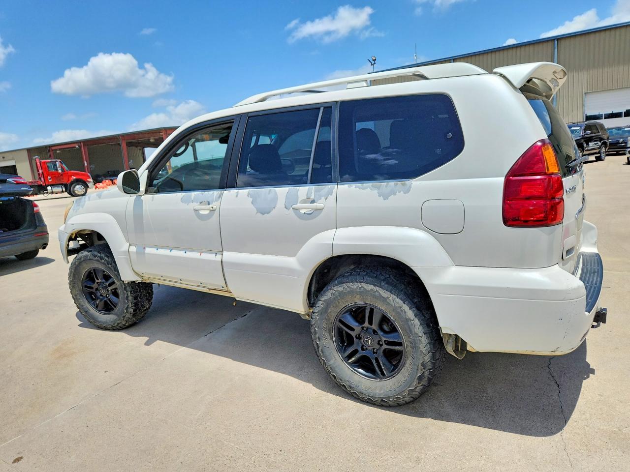 2004 Lexus GX 470 VIN JTJBT20X140057982 COPART salvage auction — Front End, TX - BONDED TITLE - CLEAN, sold $1,950 on 2026-07-09 (photo 2)