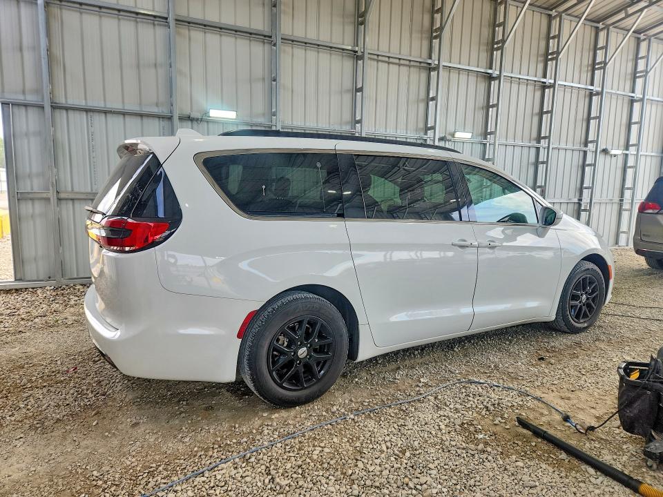 2022 Chrysler VIN 2C4RC1BG8NR178282 COPART salvage auction — HAIL, Mo - Salvage Certificate Of Title, sold $6,700 on 2026-07-28 (photo 3)