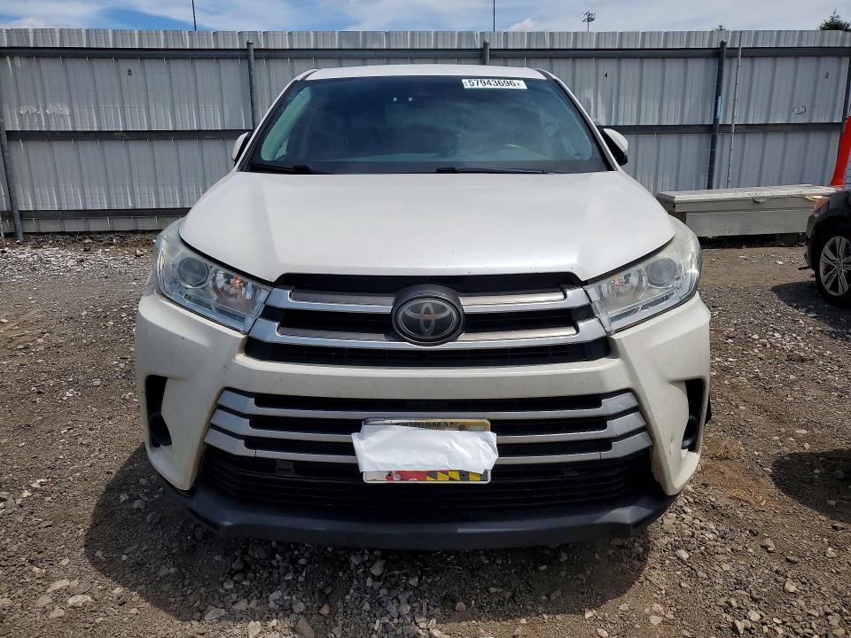 2017 Toyota VIN 5TDBZRFH8HS459267 COPART salvage auction — SIDE, Md - Cert Of Salvage > 75% Damage, sold $4,000 on 2026-07-06 (photo 5)