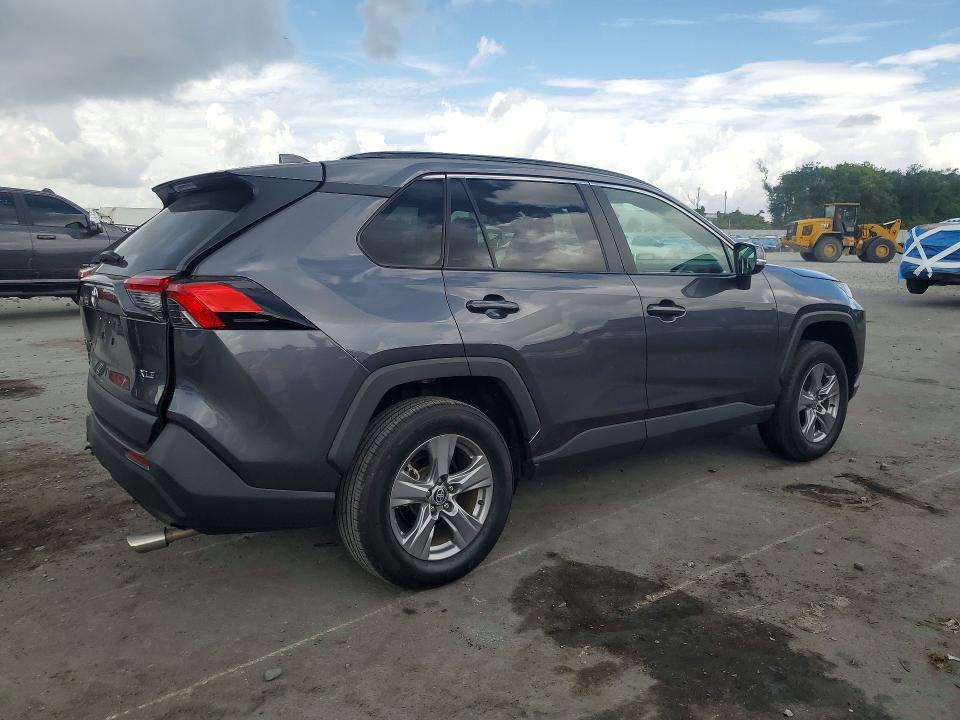 2023 Toyota Rav 4 VIN 2T3W1RFV2PC230595 COPART salvage auction — REAR END, Fl - Cert Of Title Slvg Rebuildable, sold $15,100 on 2026-08-24 (photo 3)