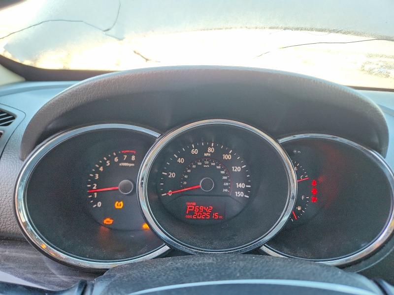 2011 Kia Sorento VIN 5XYKTDA25BG124429 COPART salvage auction — HAIL, NE - CERT OF TITLE-SALVAGE, sold $625 on 2026-07-07 (photo 9)
