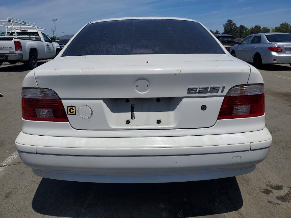2001 BMW VIN WBADT43441GX27209 COPART salvage auction — BURN, Ca - Non-Repairable Vehicle Cert, sold $125 on 2026-08-21 (photo 6)