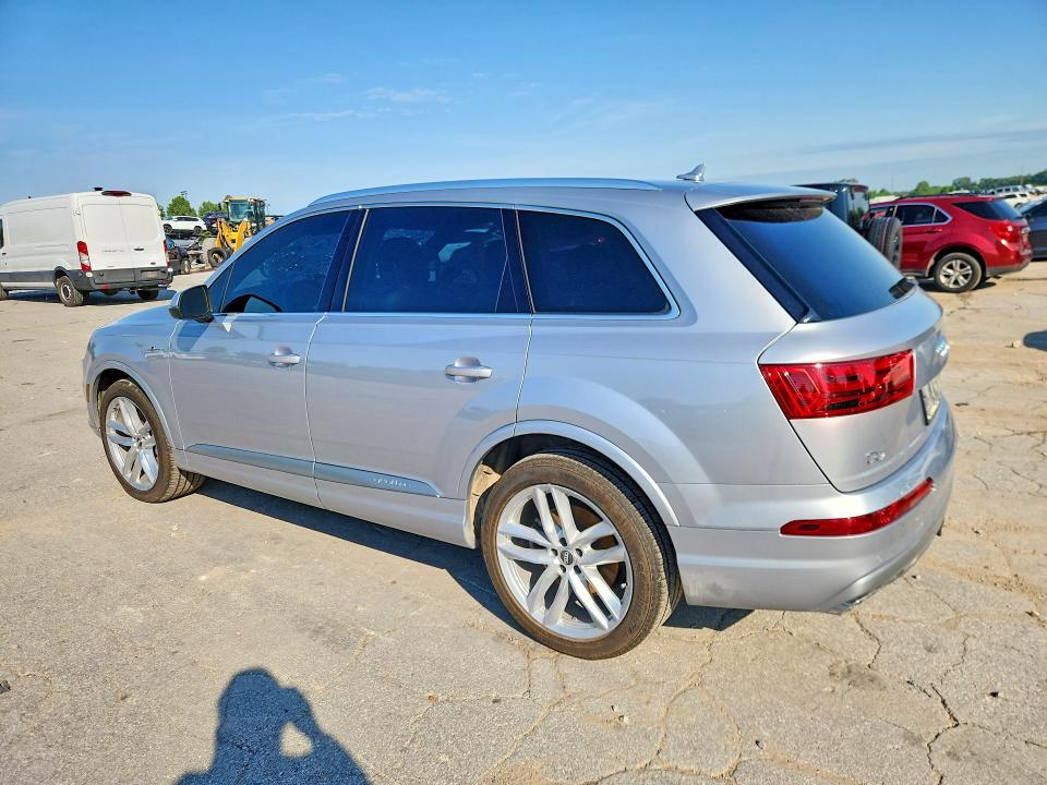 2018 Audi VIN WA1VAAF70JD050396 COPART salvage auction — MINOR DENT/SCRATCHES, Mo - Salvage Certificate Of Title, sold $8,000 on 2026-07-28 (photo 2)
