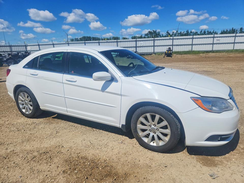 2011 Chrysler 200 VIN 1C3BC1FB0BN550176 COPART salvage auction — FRONT END, AB - BOS - SALVAGE, sold $1,150 on 2026-07-16 (photo 4)