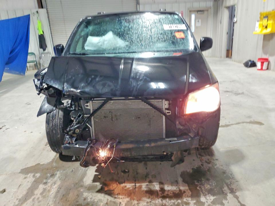2019 Dodge Grand caravan VIN 2C4RDGCG5KR743064 COPART salvage auction — FRONT END, KS - CERTIFICATE OF TITLE, sold $150 on 2026-07-09 (photo 5)