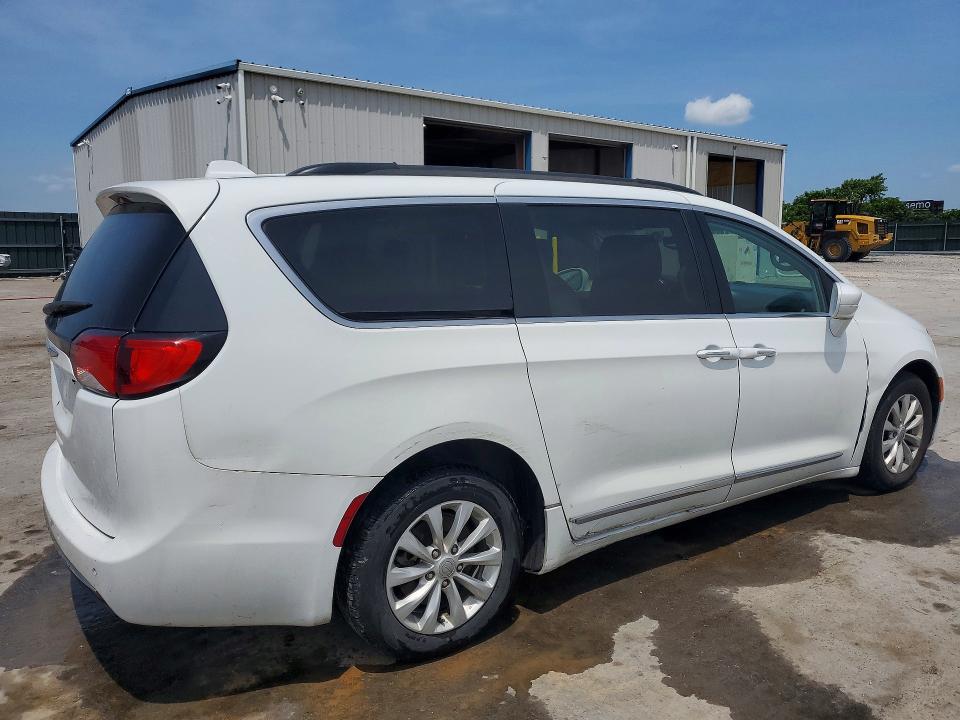 2017 Chrysler Pacifica VIN 2C4RC1BG1HR569150 COPART salvage auction — FRONT END, Mo - Salvage Certificate Of Title, sold $1,700 on 2026-07-27 (photo 3)