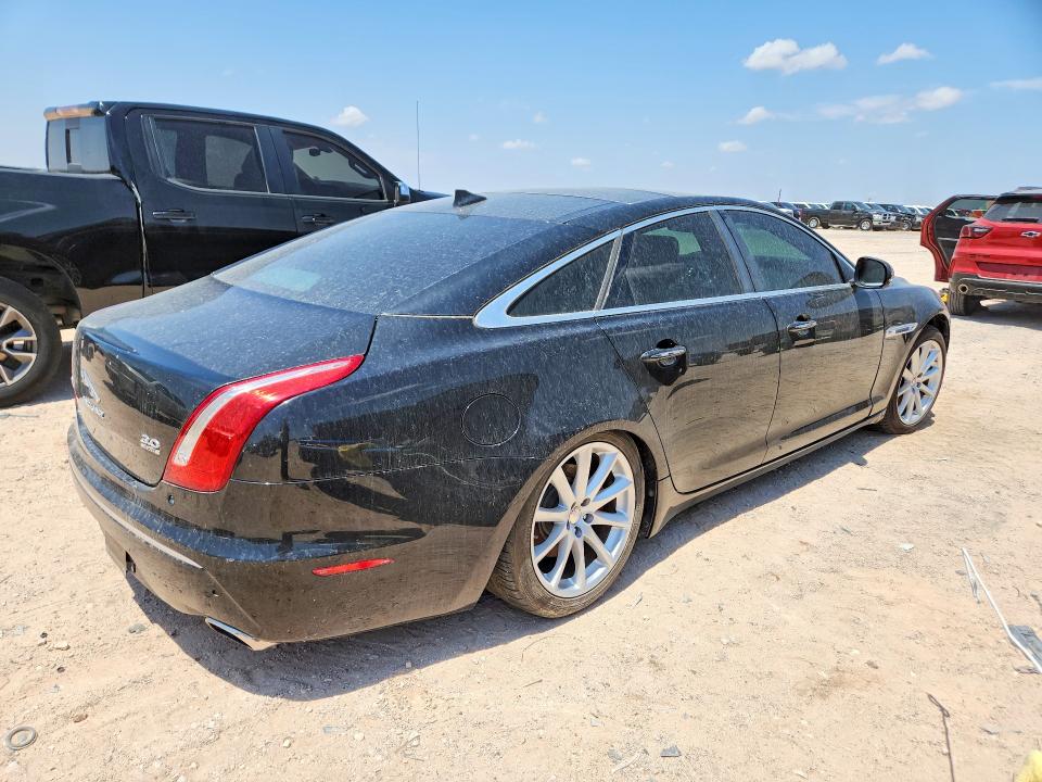 2015 Jaguar Xj VIN SAJWJ1CDXF8V79327 COPART salvage auction — MINOR DENT/SCRATCHES, Tx - Cert Of Title-Rebuilt Salvage (P), sold $2,750 on 2026-07-29 (photo 3)