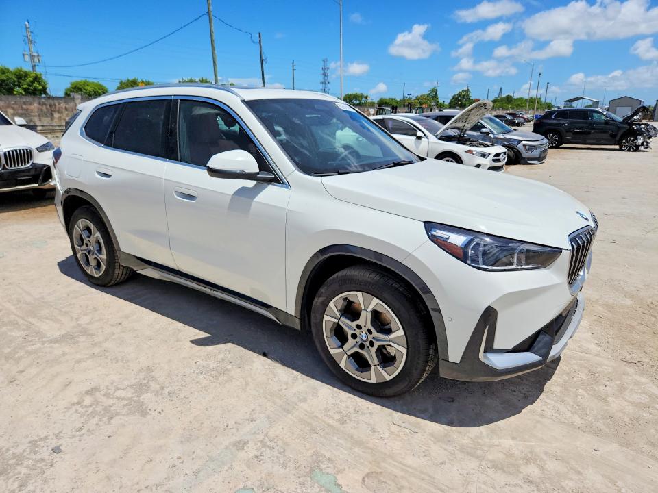2026 BMW X1 VIN WBX73EF00T5620416 COPART salvage auction — REAR END, Fl - Certificate Of Title, sold $17,600 on 2026-07-13 (photo 4)