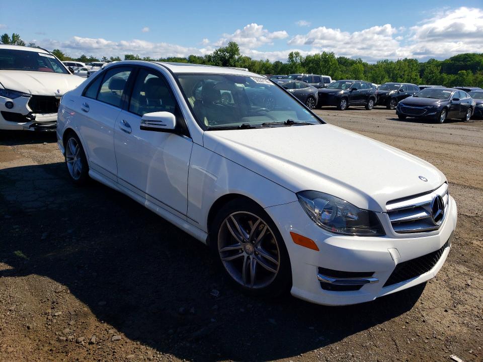 2013 Mercedes-benz C-klasse VIN WDDGF8AB2DG136581 COPART salvage auction — ROOF, Ct - Cert Of Title-Salvage, sold $2,900 on 2026-07-31 (photo 4)