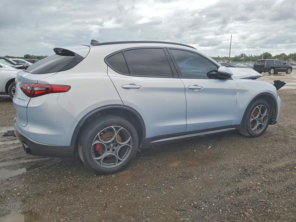 2022 Alfa romeo Stelvio VIN ZASPAKBNXN7D45607 COPART salvage auction — FRONT END, Fl - Certificate Of Destruction, sold $2,050 on 2026-08-06 (photo 3)