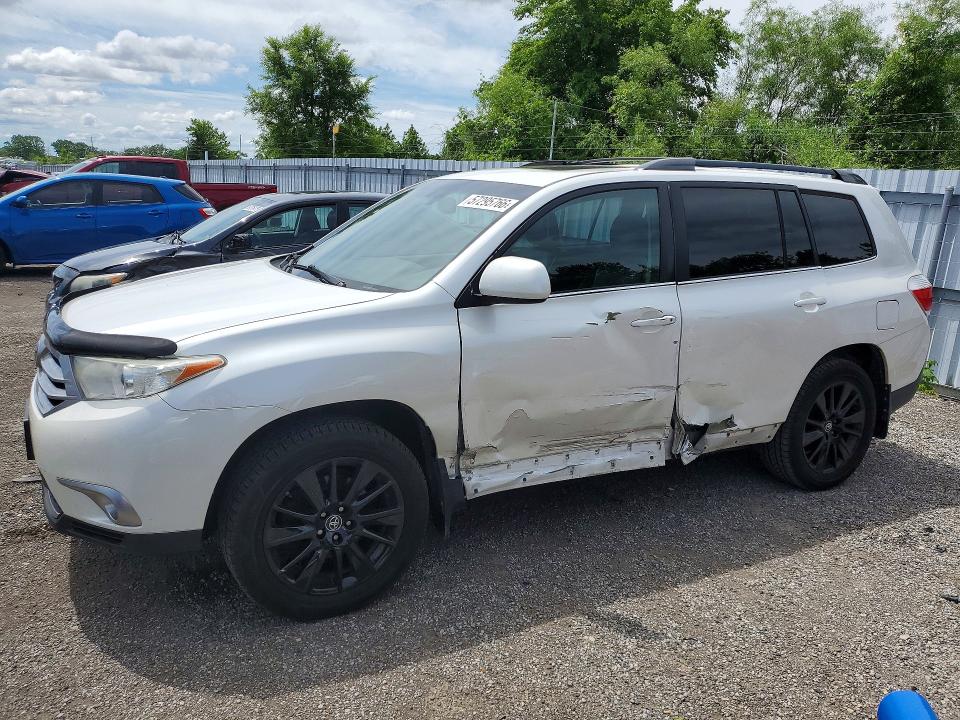 2013 Toyota Highlander VIN 5TDBK3EHXDS186099 COPART salvage auction — SIDE, On - Permit Salvage, sold $3,000 on 2026-07-28 (photo 1)