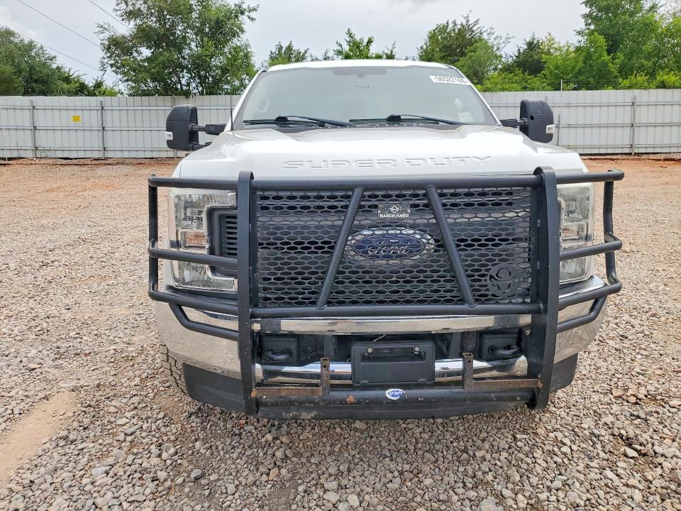 2018 Ford F350 VIN 1FT8X3BT5JEC12484 COPART salvage auction — MINOR DENT/SCRATCHES, Tx - Certificate Of Title (P), sold $8,000 on 2026-07-02 (photo 5)