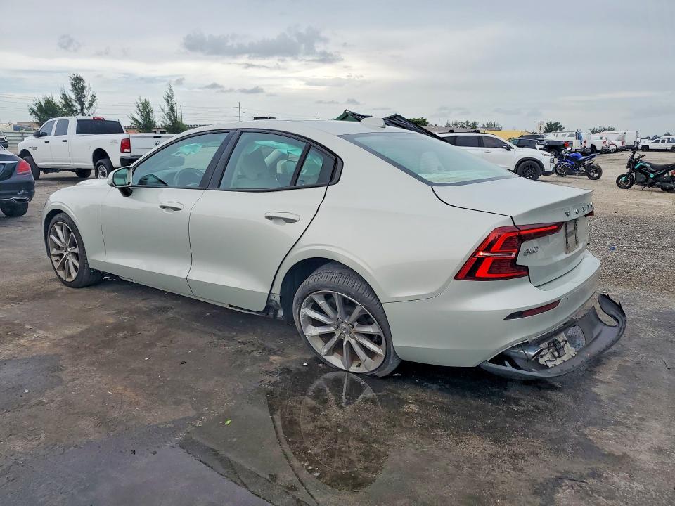 2019 Volvo VIN 7JR102FK4KG004783 COPART salvage auction — UNDERCARRIAGE, Fl - Cert Of Title Slvg Rebuildable, sold $2,350 on 2026-07-13 (photo 2)