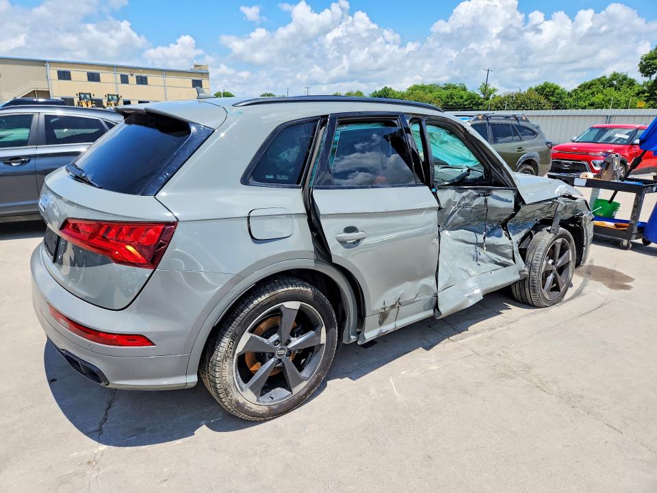 2019 Audi Sq5 VIN WA1B4AFY4K2101138 COPART salvage auction — SIDE, Ga - Certificate Of Title (P), sold $7,700 on 2026-07-27 (photo 3)