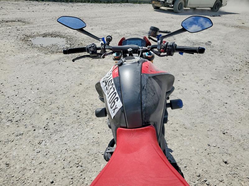 2025 Ducati Monster VIN ZDMMAMDT7SB010496 COPART salvage auction — REAR END, IN - CERT OF TITLE-SALVAGE TITLE, sold $5,600 on 2026-08-27 (photo 6)