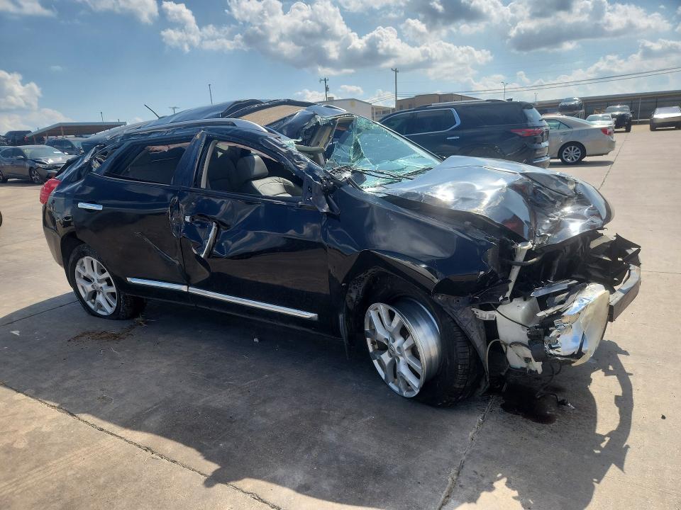 2011 Nissan Rogue VIN JN8AS5MVXBW689437 COPART salvage auction — ROLLOVER, Tx - Nonrepairable Title, sold $175 on 2026-07-30 (photo 4)