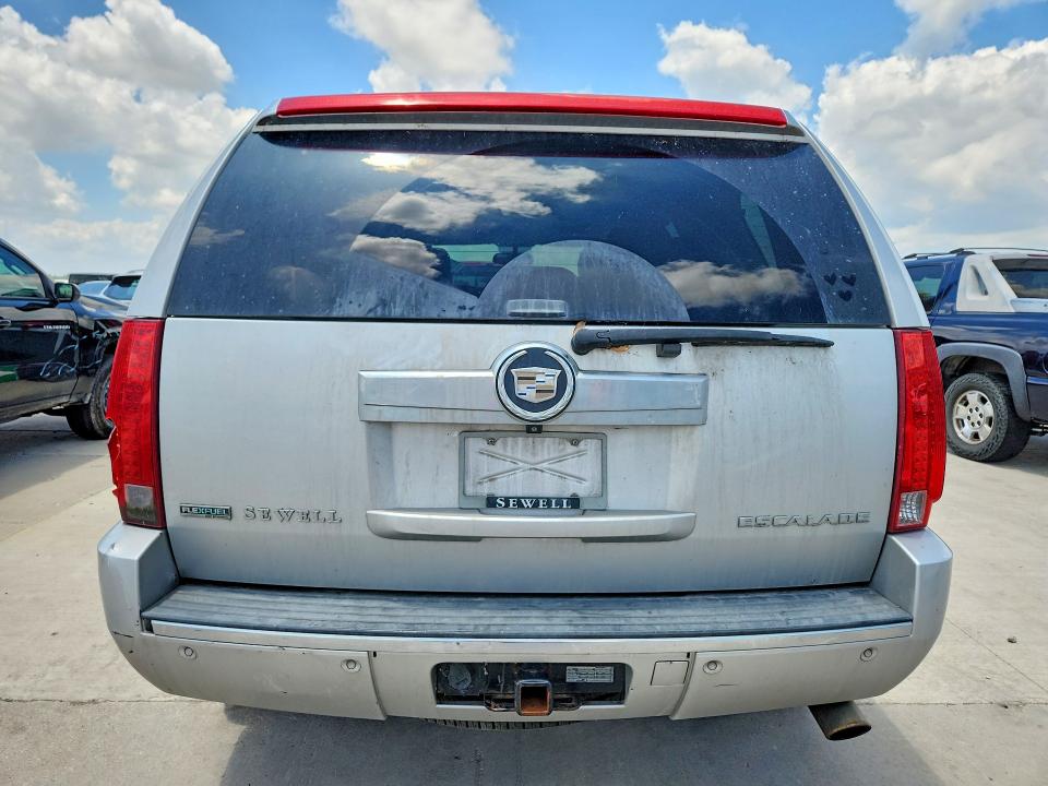 2011 Cadillac Escalade VIN 1GYS4BEF8BR139002 COPART salvage auction — NORMAL WEAR, Tx - Certificate Of Title, sold $1,100 on 2026-07-02 (photo 6)