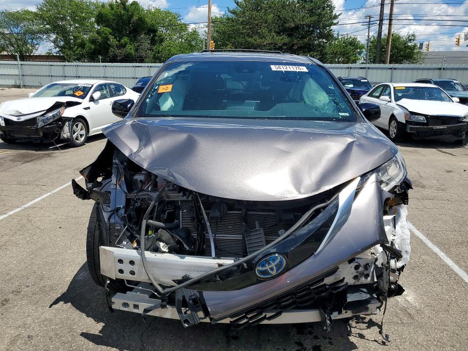 2022 Toyota Sienna VIN 5TDDRKEC3NS117307 COPART salvage auction — FRONT END, Oh - Certificate Of Title (P), sold $13,200 on 2026-07-10 (photo 5)