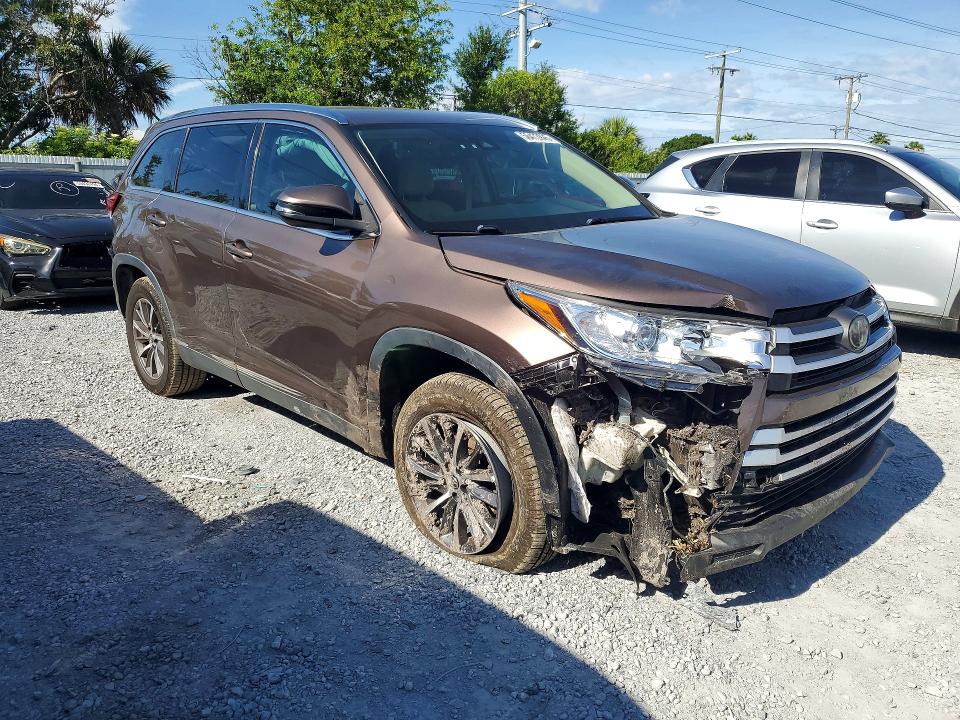2019 Toyota VIN 5TDKZRFH1KS312604 COPART salvage auction — FRONT END, Fl - Certificate Of Destruction, sold $6,800 on 2026-07-14 (photo 4)