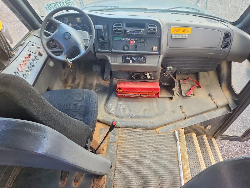2010 Thomas Saf-t-line VIN 4UZABRDU5ACAR1359 COPART salvage auction — NORMAL WEAR, ON - PERMIT NO BRAND - UNFIT, sold $1,800 on 2026-09-10 (photo 5)
