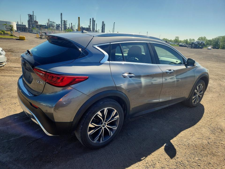 2018 Infiniti Qx30 VIN SJKCH5CR4JA040877 COPART salvage auction — FRONT END, Qc - Gravement Accidente, sold $6,500 on 2026-07-07 (photo 3)