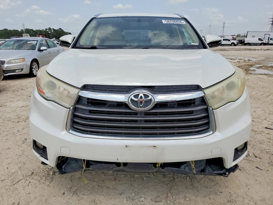 2014 Toyota Highlander VIN 5TDKKRFH6ES020715 COPART salvage auction — REAR END, Tx - Salvage Vehicle Title, sold $5,800 on 2026-07-31 (photo 5)