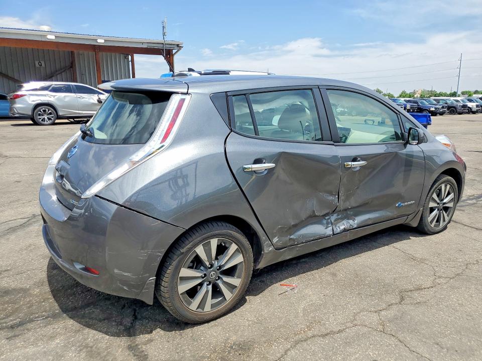 2017 Nissan VIN 1N4BZ0CP8HC301820 COPART salvage auction — SIDE, Co - Public - Salvage Title, sold $1,300 on 2026-07-02 (photo 3)