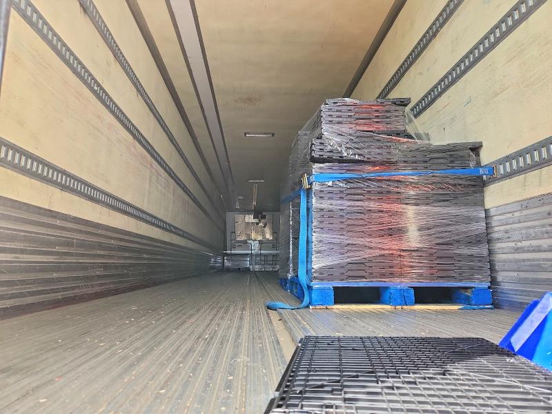 2013 Utility trailer manufacture Trailer VIN 1UYVS2531DM510310 COPART salvage auction — MINOR DENT/SCRATCHES, IL - CERTIFICATE OF TITLE (P), sold $2,050 on 2026-07-07 (photo 6)