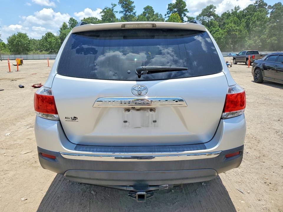 2013 Toyota Highlander VIN 5TDZK3EH3DS102722 COPART salvage auction — SIDE, LA - CERT OF TITLE-SALVAGE, sold $5,000 on 2026-07-31 (photo 6)