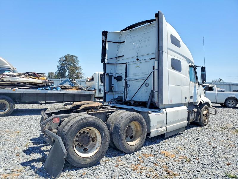 2022 Volvo VIN 4V4NC9EJ1NN305993 COPART salvage auction — FRONT END, Ca - Salvage Certificate, sold $9,100 on 2026-07-30 (photo 4)