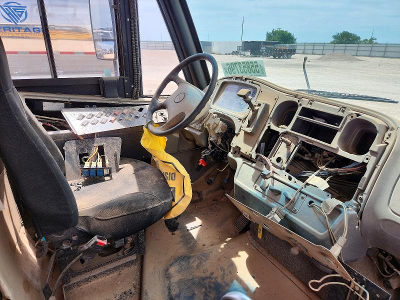 2008 Freigliner VIN 4UZABRCS68CZ30846 COPART salvage auction — STRIPPED, TX - CERTIFICATE OF TITLE, sold $1,800 on 2026-07-29 (photo 5)