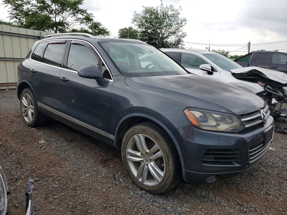 2012 Volkswagen Touareg VIN WVGEK9BP0CD006727 COPART salvage auction — MINOR DENT/SCRATCHES, NJ - CERTIFICATE OF TITLE, sold $1,050 on 2026-07-02 (photo 4)
