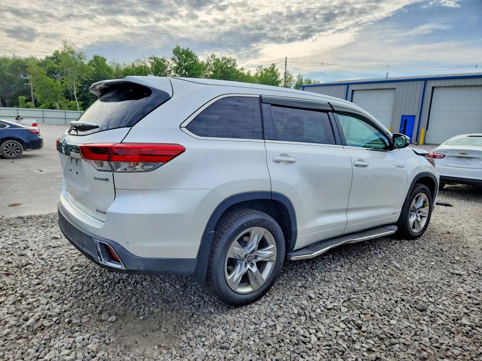 2018 Toyota Highlander hybrid VIN 5TDDGRFH7JS051461 COPART salvage auction — FRONT END, MA - CERT OF TITLE-SALVAGE, sold $6,200 on 2026-07-29 (photo 3)