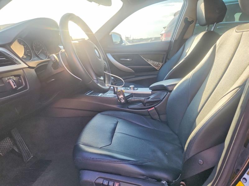 2013 BMW 3er VIN WBA3B5C58DF597992 COPART salvage auction — NORMAL WEAR, Tx - Certificate Of Title, sold $400 on 2026-07-02 (photo 7)