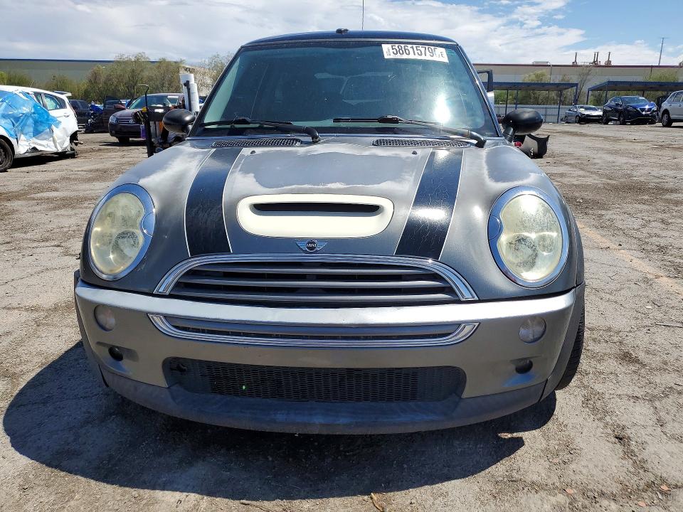 2003 Mini Cooper VIN WMWRE33403TD71381 COPART salvage auction — SIDE, Nv - Salvage Title, sold $125 on 2026-08-25 (photo 5)