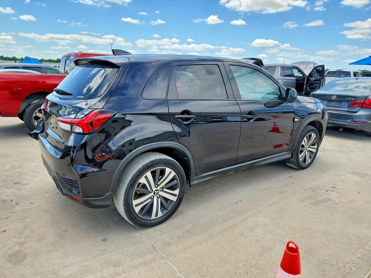 2024 Mitsubishi VIN JA4ARUAUXRU012594 COPART salvage auction — Front End, TX - CERTIFICATE OF TITLE, sold $10,800 on 2026-07-09 (photo 3)
