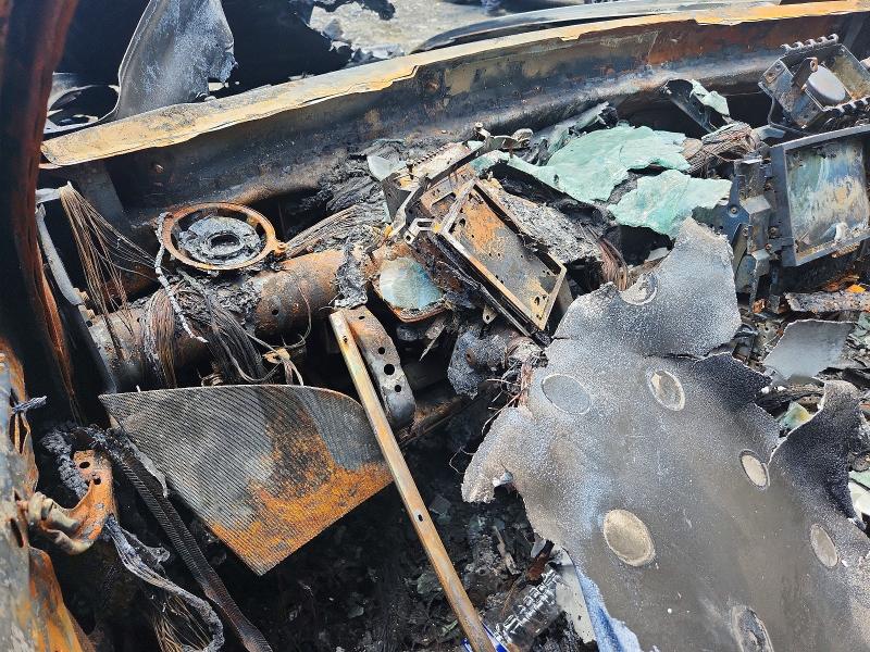 2008 Lexus Ls VIN JTHBL46F585063238 COPART salvage auction — BURN, Md - Cert Of Salvage > 75% Damage, sold $425 on 2026-07-10 (photo 9)