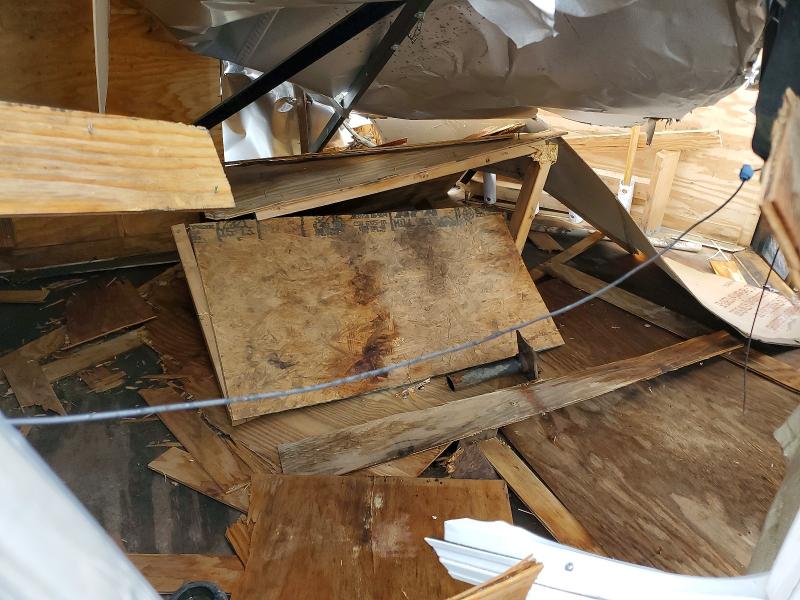 2022 Diamond cargo Enclosed cargo VIN 53NBE2024N1096471 COPART salvage auction — FRONT END, PA - CERTIFICATE OF SALVAGE, sold $100 on 2026-10-08 (photo 5)