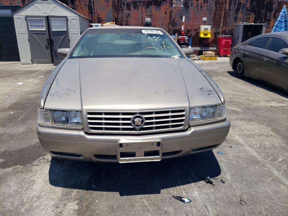 2002 Cadillac Eldorado VIN 1G6ET12942B101292 COPART salvage auction — NORMAL WEAR, CA - SALVAGE ACQUISITION BILLOFSALE, sold $2,950 on 2026-09-02 (photo 5)