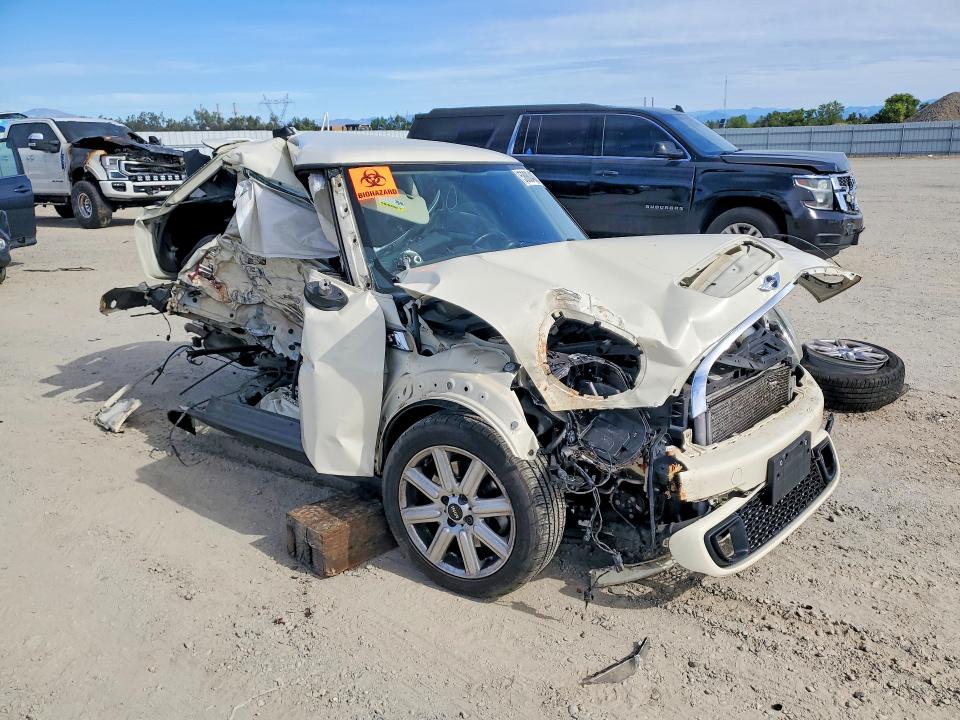 2012 Mini VIN WMWSV3C58CT385519 COPART salvage auction — ALL OVER, CA - SALVAGE CERTIFICATE, sold $300 on 2026-07-17 (photo 4)