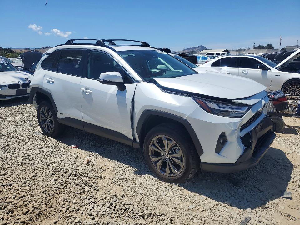2025 Toyota Rav 4 VIN JTMB6RFV2SD582709 COPART salvage auction — REAR END, CA - SALVAGE CERTIFICATE, sold $7,200 on 2026-07-28 (photo 4)