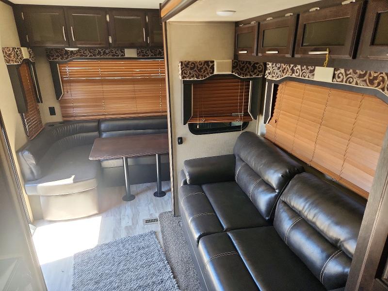 2018 Kz-rv Durango VIN 4EZFD2527J6069558 COPART salvage auction — SIDE, MT - CERTIFICATE OF TITLE TOTALED, sold $4,450 on 2026-10-06 (photo 6)