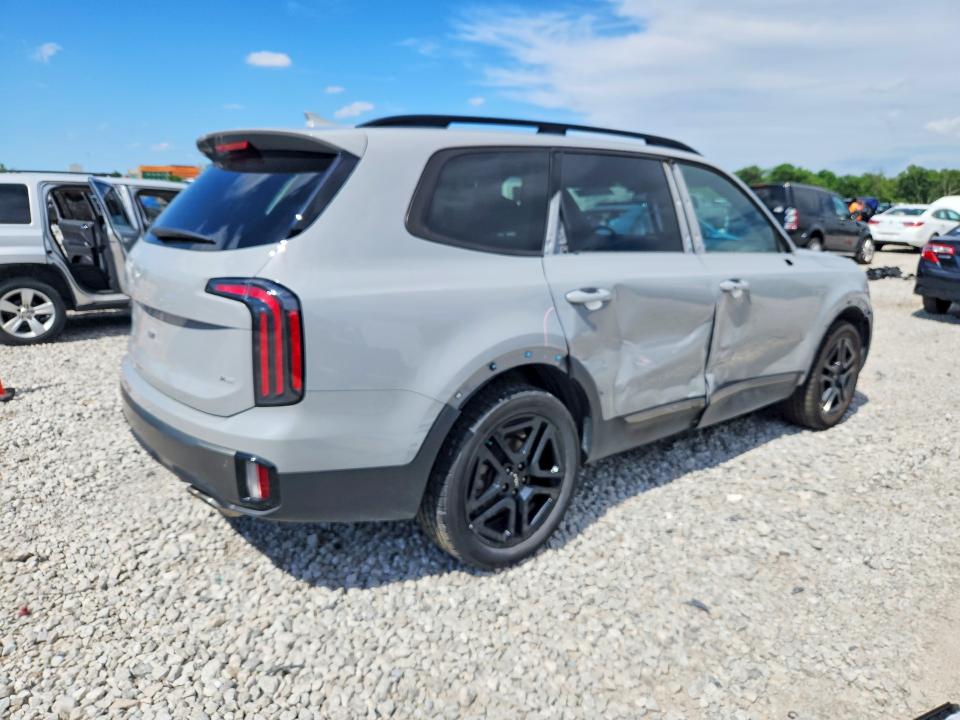 2023 Kia Telluride VIN 5XYP3DGC2PG327002 COPART salvage auction — SIDE, Salvage Title, sold $3,600 on 2026-07-21 (photo 3)