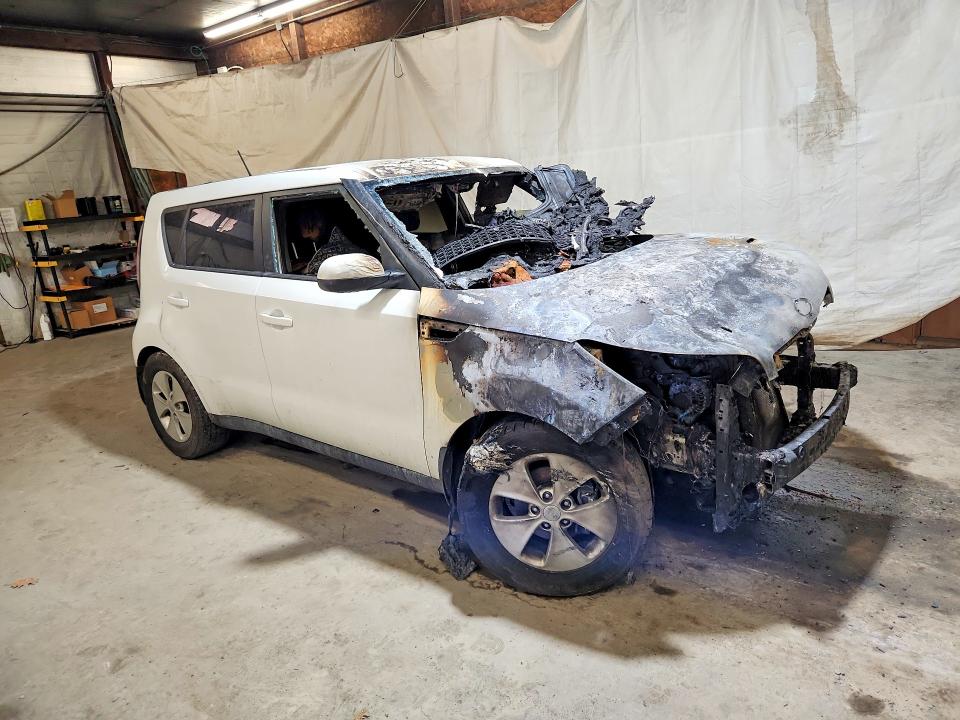2016 Kia Soul VIN KNDJN2A27G7304963 COPART salvage auction — BURN, PA - CERTIFICATE OF SALVAGE, sold $175 on 2026-07-16 (photo 4)