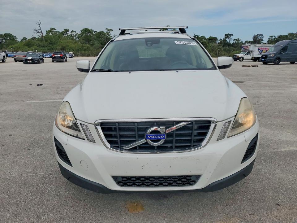 2011 Volvo Xc60 VIN YV4952DZ2B2222296 COPART salvage auction — WATER/FLOOD, FL - CERT OF TITLE-SLVG REBLD FLOOD, sold $475 on 2026-07-22 (photo 5)