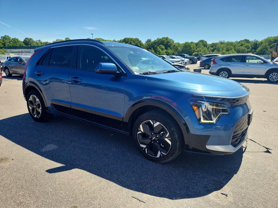 2023 Kia Niro VIN KNDCR3L1XP5059577 COPART salvage auction — FRONT END, VA - CERT OF TITLE - SALVAGE, sold $9,000 on 2026-07-06 (photo 4)