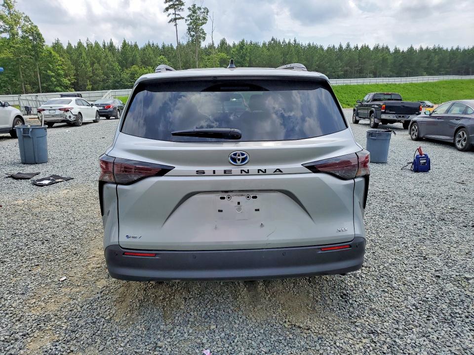 2025 Toyota Sienna VIN 5TDYRKEC7SS268941 COPART salvage auction — SIDE, Nc - Salvage Certificate Of Title, sold $26,000 on 2026-07-16 (photo 6)