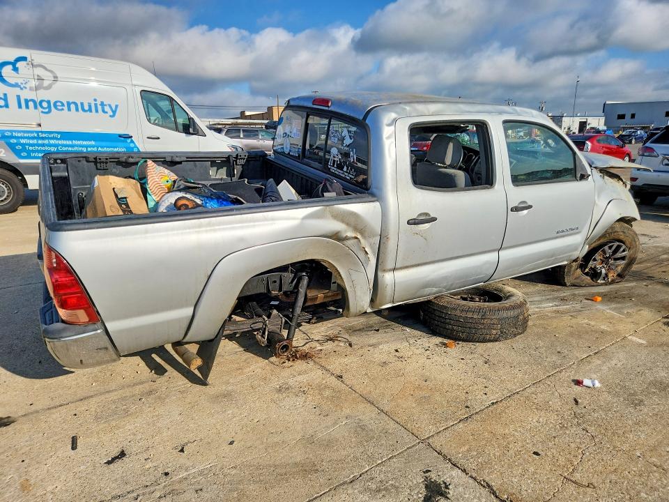 2007 Toyota Tacoma VIN 5TEJU62N17Z336996 COPART salvage auction — ROLLOVER, Nc - Salvage Certificate Of Title, sold $2,450 on 2026-07-27 (photo 3)