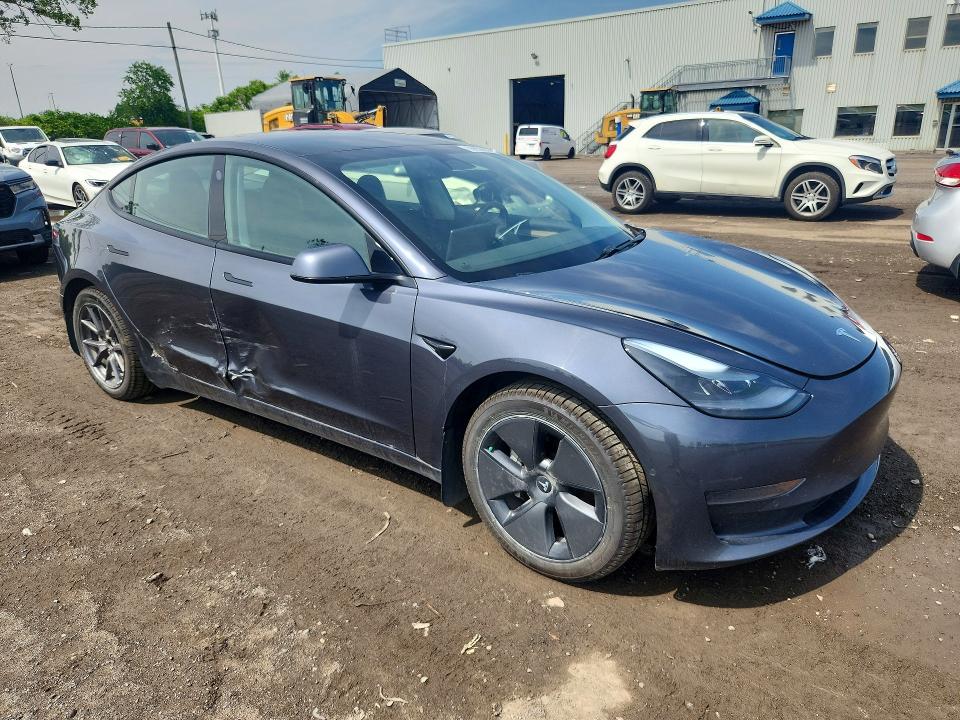 2021 Tesla Model 3 VIN 5YJ3E1EA1MF981582 COPART salvage auction — SIDE, Qc - Aucune Mention, sold $8,800 on 2026-07-07 (photo 4)