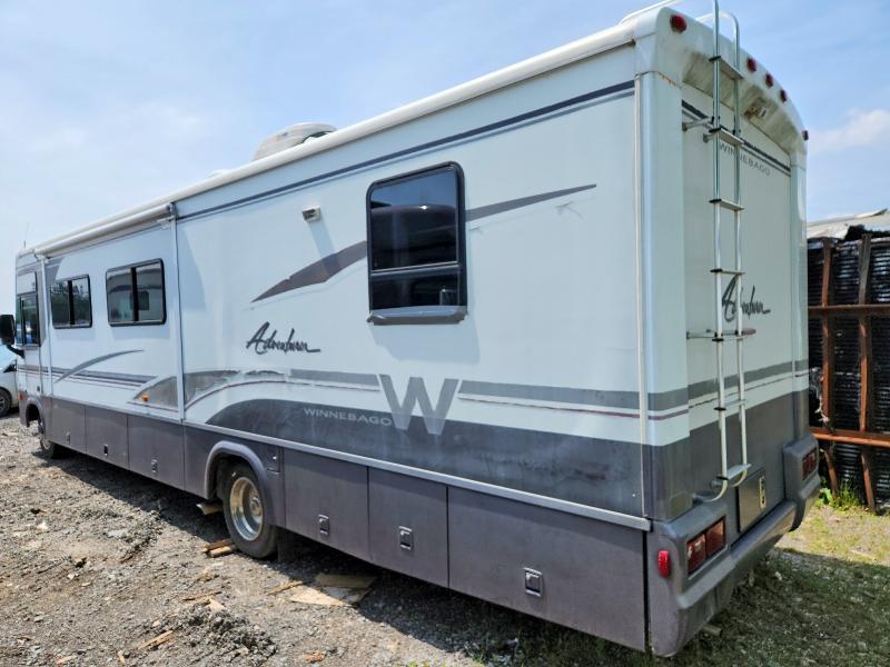 2001 Winnibago Recreational vehicle (rv) VIN 1FCNF53S610A04666 COPART salvage auction — FRONT END, ON - PERMIT NO BRAND - UNFIT, sold $200 on 2026-07-23 (photo 3)